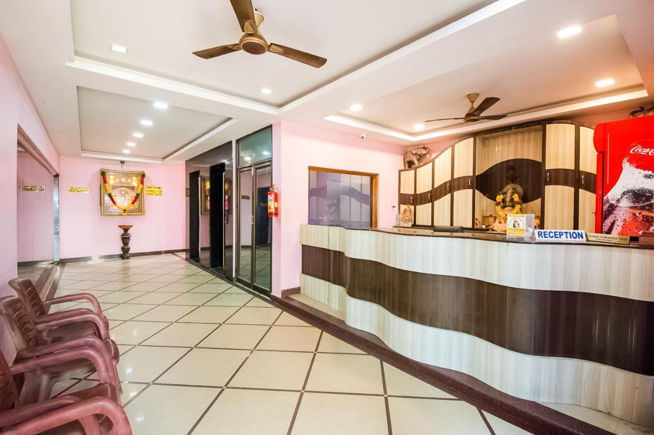 Oyo 62964 Hotel Vandana Grand Nellore Exterior foto